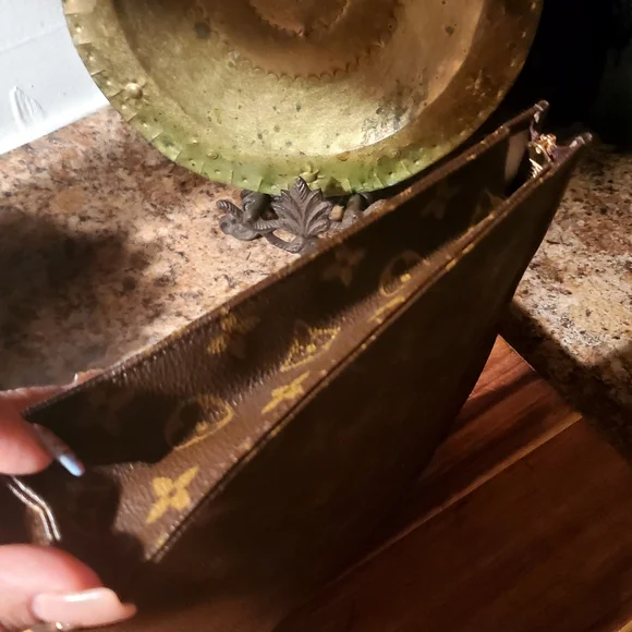 Louis Vuitton Monogram Toiletry Pouch Pochette - Picture 9 of 14